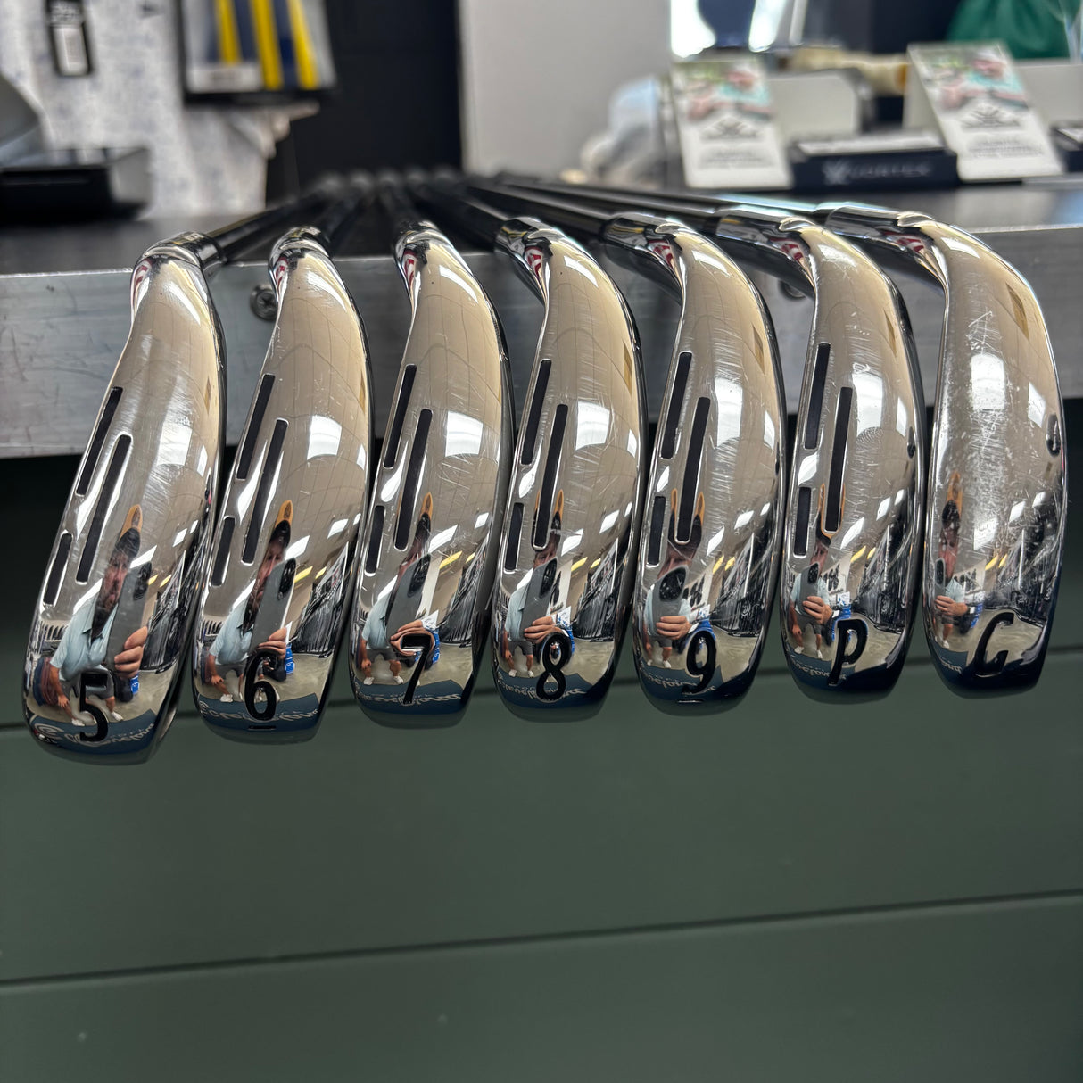 Used Wilson Staff D9 Iron Set - 5-PW,GW(7pc)