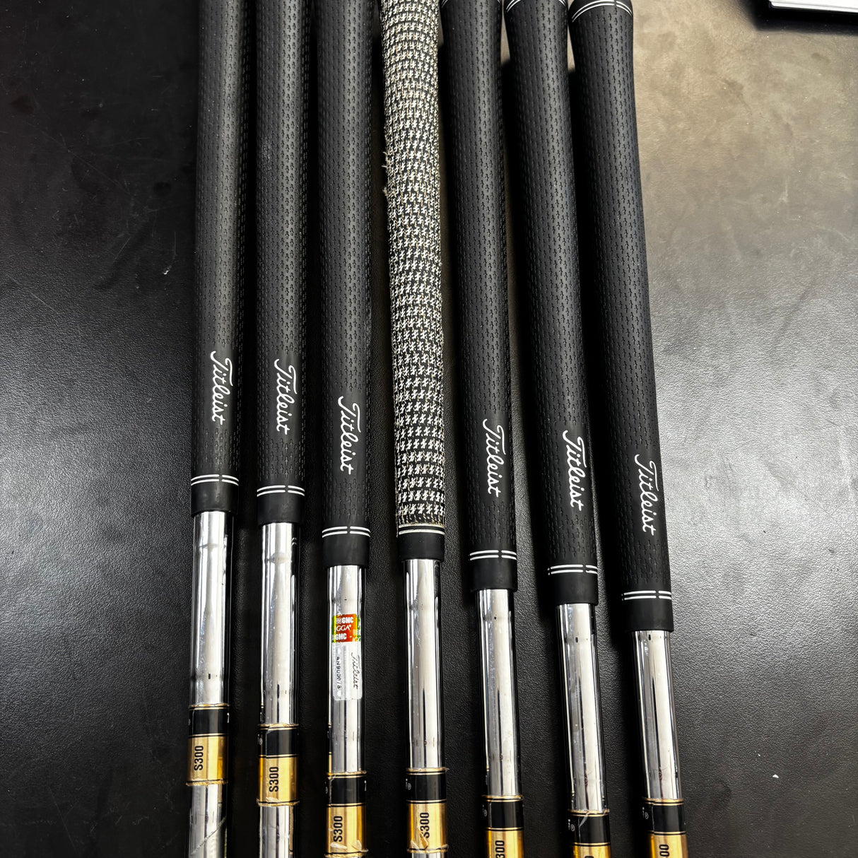 Used Titleist 714 AP2 Forged Iron Set - 4-PW(7pc)