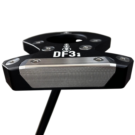 Golf putter with 'DF3' branding on a blurred background