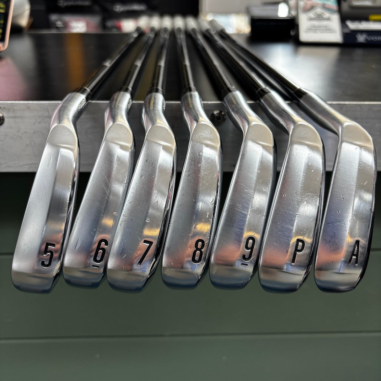 Used Srixon ZXi5 Iron Set